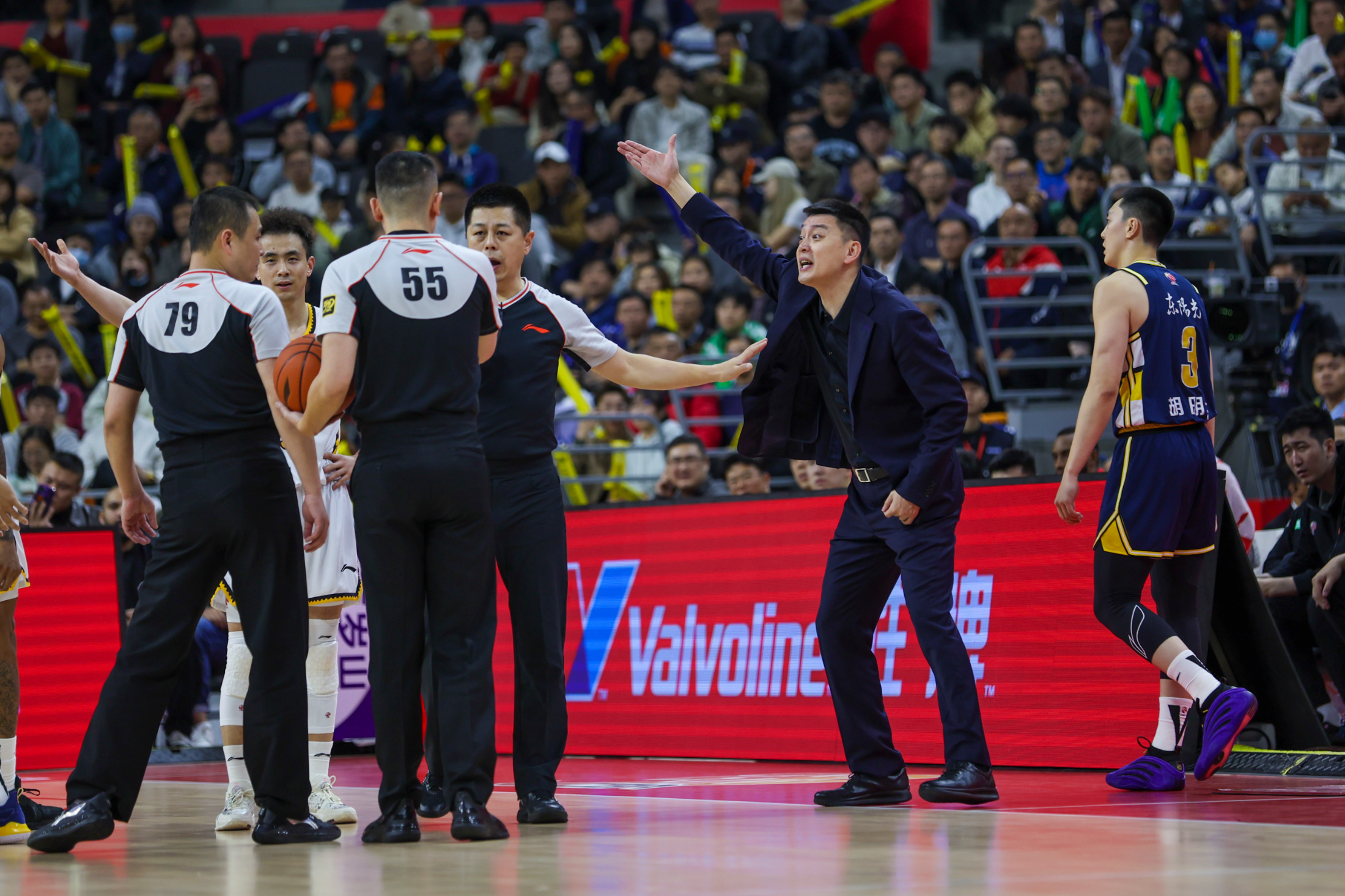 半岛体育娱乐-广东男篮vs美国肯塔基传奇队