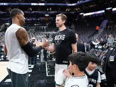 半岛体育娱乐-斯普利特暂任开拓者主帅