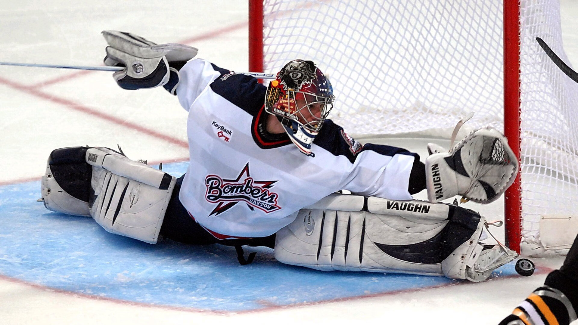 半岛体育-奥林匹亚主场死磕埃因霍温