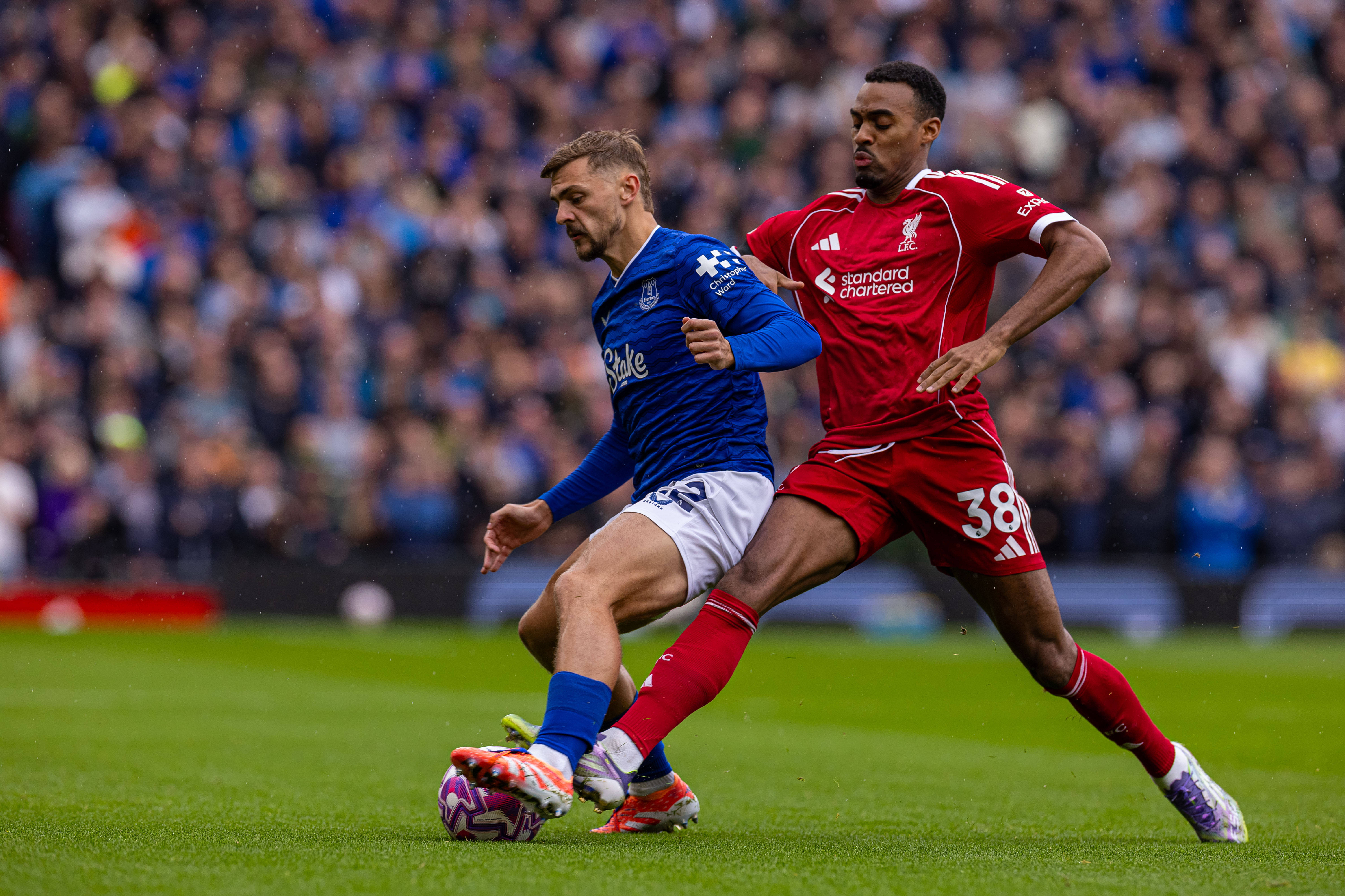 半岛体育官网-英超伯恩利对利兹联