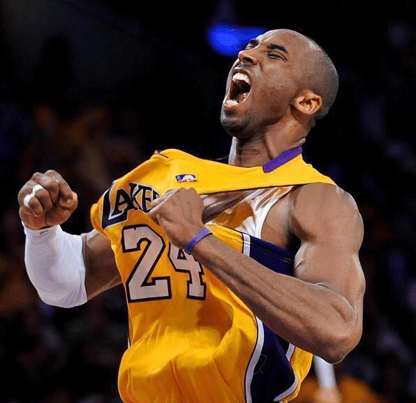 半岛体育APP-篮球场上的较量作文