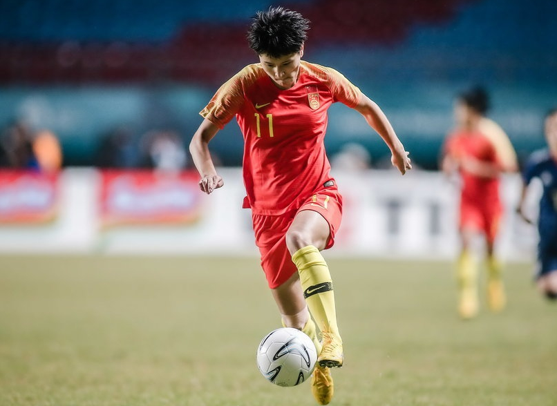 半岛体育-日本某球队遗憾落败,球迷心疼不已