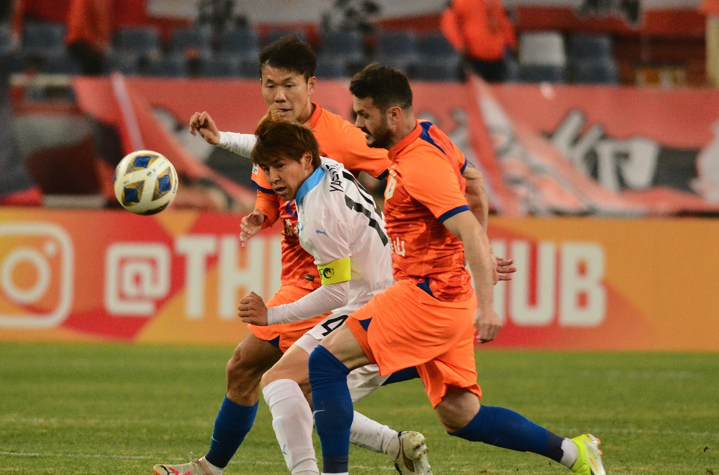 半岛体育-鲁能与广州恒大比赛结果