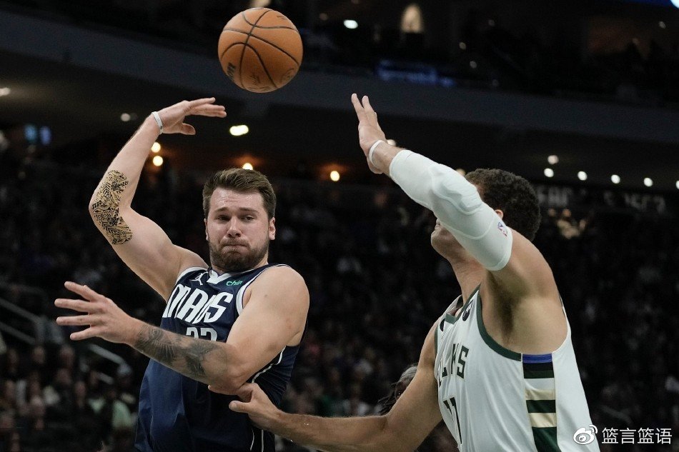 半岛体育APP-汤普森单节37分完整版中文回放