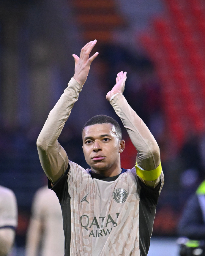 半岛体育-鹿岛鹿角首战告捷,取得客场胜利了吗